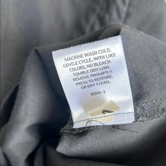 Eileen Fisher Linen Viscose Stretch Walking Bermuda Shorts - 8 - Picture 7 of 7